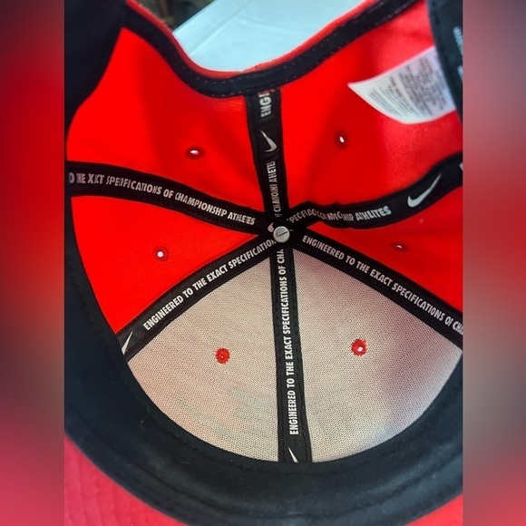 Nike True Embroidered Logo Red SnapBack Hat One Size - Picture 8 of 8